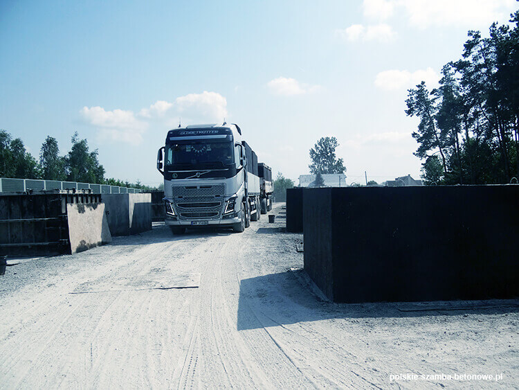 Transport szamb betonowych  w Brzesku